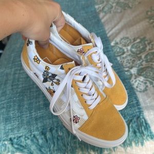 BRAND NEW VANS Old Skool Sneakers